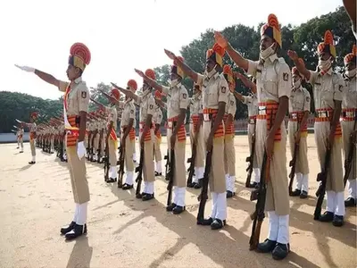 ಚಪ್ಪಲಿ ಧರಿಸಿದ ಅಭ್ಯರ್ಥಿಗಳಿಗೆ ಮಾತ್ರ ಪ್ರವೇಶ ಸಿವಿಲ್ ಕಾನ್ಸ್‌ಟೇಬಲ್ ಪರೀಕ್ಷೆಗೆ ವಸ್ತ್ರ ಸಂಹಿತೆ ಜಾರಿ 